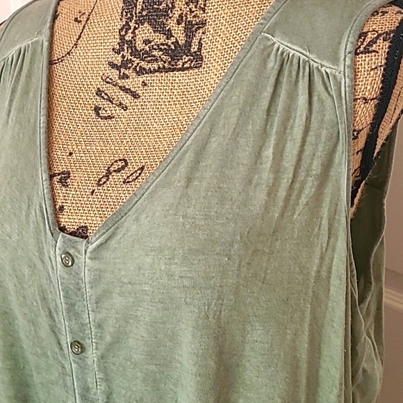 🍃Jane and Delancey Top - Picture 2 of 4